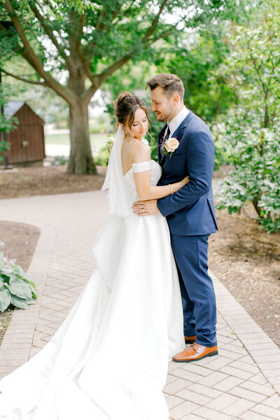 romantic wedding pictures
