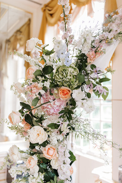 Backdrop bruiloft geregeld door weddingplanner