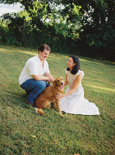 bride eating ice cream on her wedding day in the city 