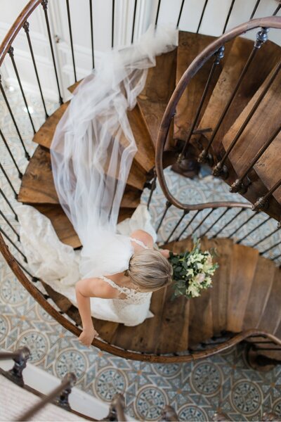 bride-spiral-staircase