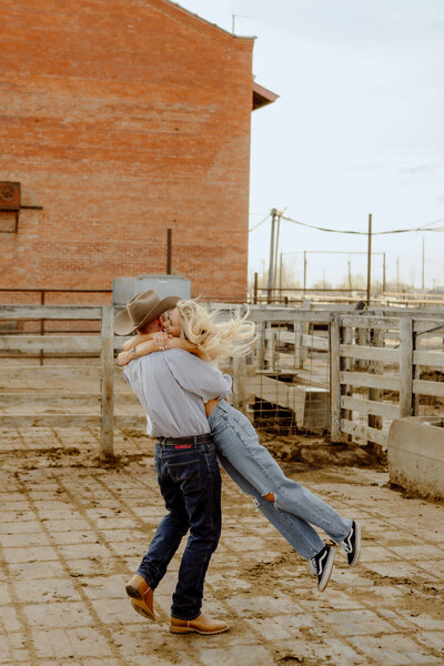 oklahoma wedding photographer documents engagement session in stockyards
