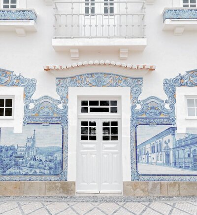 European doorframe with art planned by luxury travel concierge GG Mack