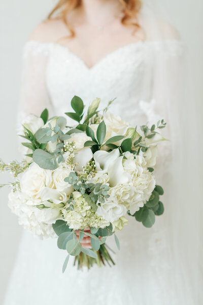 bridal bouquet in bride's hands