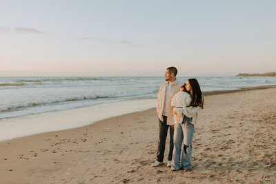 Beach candid natural fun family photo shoot with kids, christmas holiday card photo shoot, San Diego portraits photographer, young families