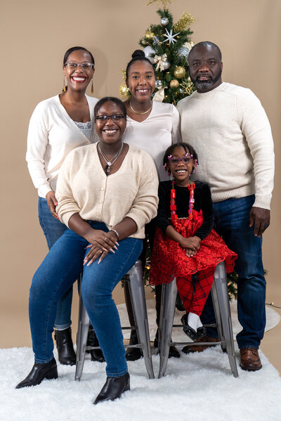 Last Forever Images is hosting family mini sessions for families who are looking to send holiday cards to their friends and family.