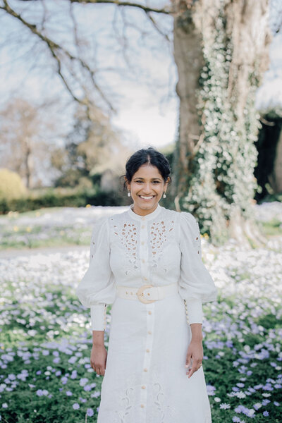 spring-bride-standiing-in-flowers