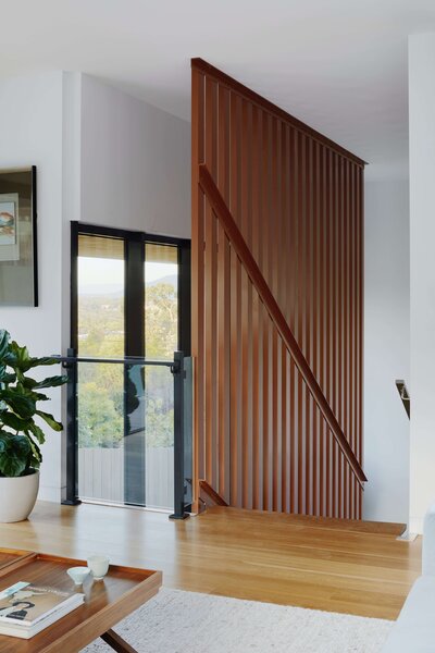 Entry stairs with slat wall detail in North Vancouver Edgemont renovation