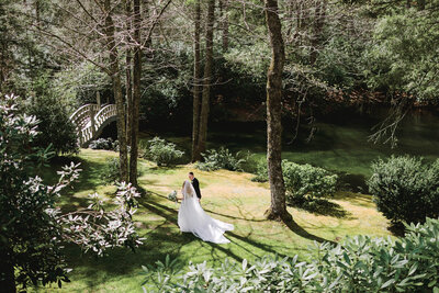 Couples portrait at Olde Edwards Inn