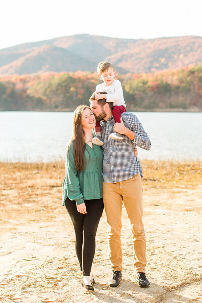 family photoshoot in the mountains
