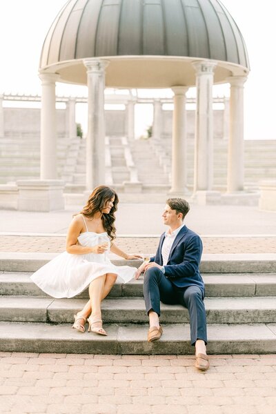 The best places in Indianapolis for engagement photos | Holcomb Gardens