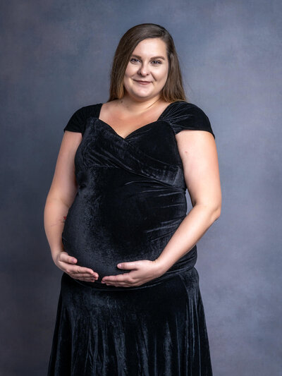 Prescott AZ maternity photos in studio with Melissa Byrne Photography