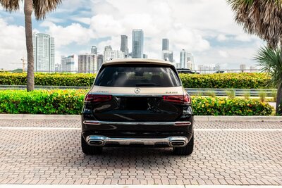 mercedes-maybach-gls-600-kalahari-gold-black-for-rent-in-miami-008