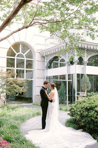 Couple portraits in the grounds of the Hotel Crescent Court, Dallas