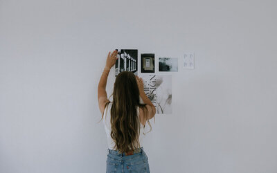 Kara, founder of Palme design Co, showing photography branding services 