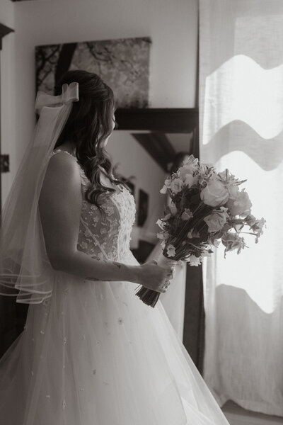 A stunning bride's getting ready picture with Yana's makeup and hair stylist.