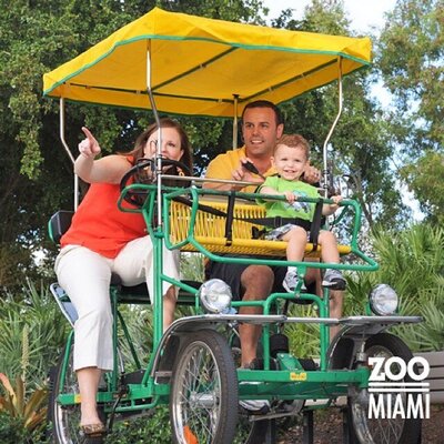 zoo-miami-family-in-surrey