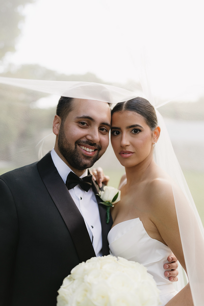 Modern and minimalist newlywed couple | Sush Digital Media