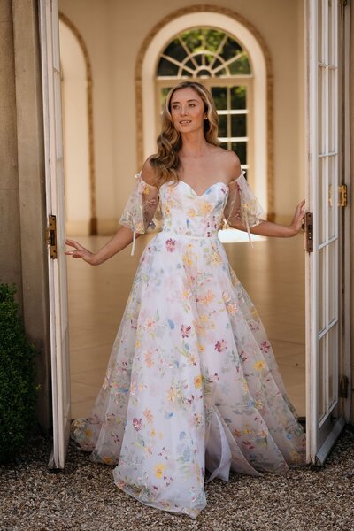 House of Savin Wedding Dresses White Lace Butterflies