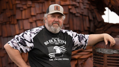 Ken Tynan of Bear Hollow Wood Carvers