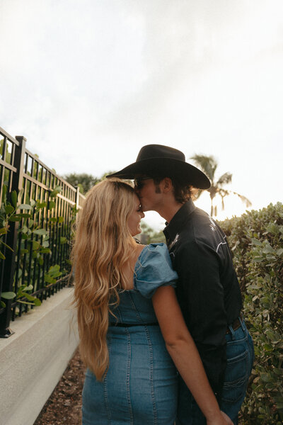 alohaubreyphotography_couples_western-50