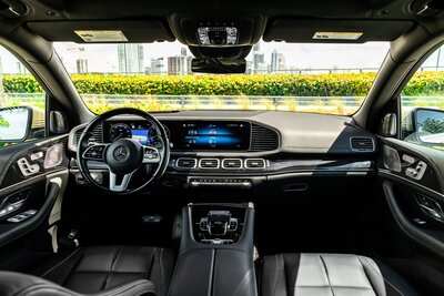 mercedes-maybach-gls-600-kalahari-gold-black-for-rent-in-miami-015