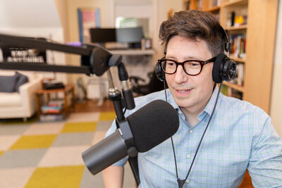 Financial advisor recording a podcast  Laure Photography