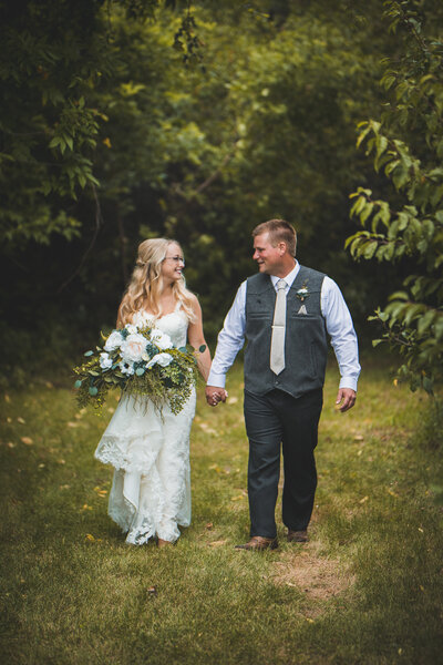 mankato wedding venue, wedding certificate, mankato barn wedding, mankato wedding dress, mankato suit, mankato bride, southern mn bride, barn wedding, red barn, minnesota barn wedding, southern minnesota wedding venue, man