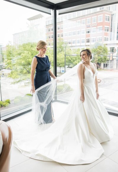 Downtown-Greenville-SC-Spring-Wedding-at-Avenue_2199