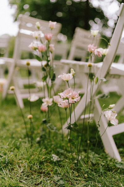 decoration-florale-minimales-ceremonie-exterieure
