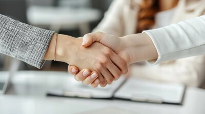 Händeschütteln bei erfolgreicher Auftragserteilung