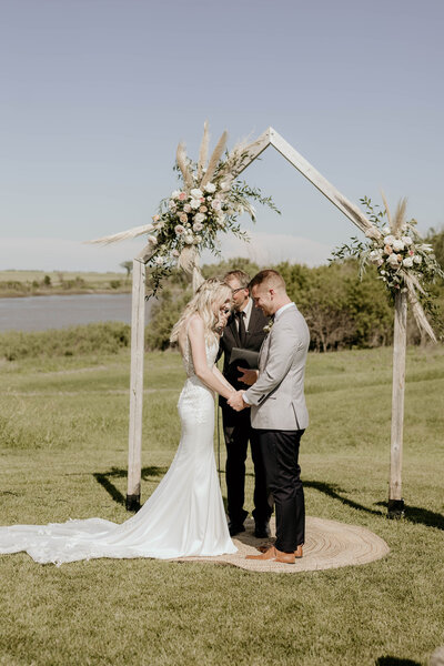 Winter Engagement Photos by Anna Froese Photography