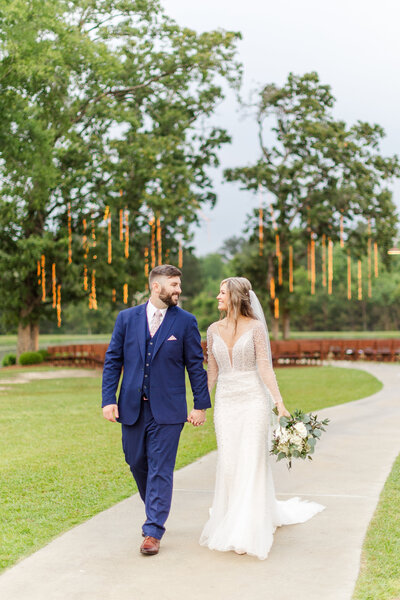 bride and groom portraits