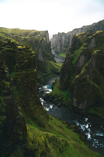 Fjaðrárgljúfur Canyon elopement