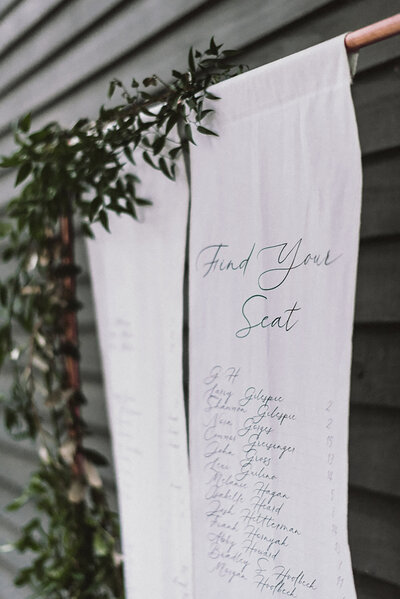https://static.showit.co/400/JUkoxn7NSOm8t8E__5t6Rw/shared/charleston_wedding_planners_-_pure_luxe_bride_-_lindsay_jake_at_middleton_place_-_4.jpg