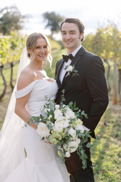 Classic bride and groom portrait at Keswick Vineyard.