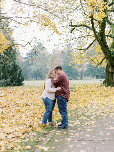 Engagement photos that are authentically you! Located in Portland, Oregon and Tacoma, Washingotn.