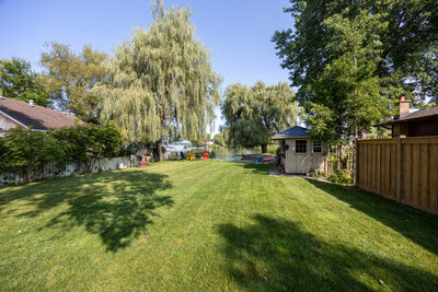 526 View Lake yard (2)