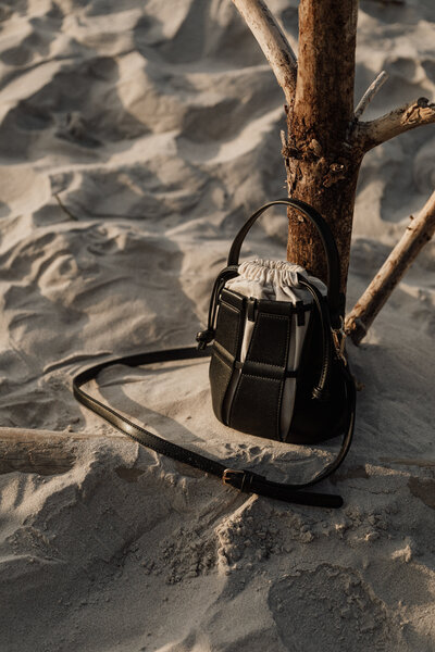 kaboompics_black-leather-bag-32813
