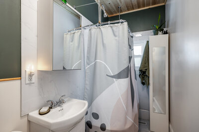 42 Liberty bath