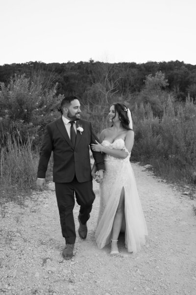 Couple Elopes at Canyon Lake