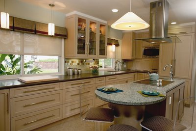 Cook's Kitchen Ivory Cabinetry