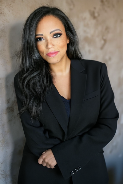 candace-perry-black-suit_3