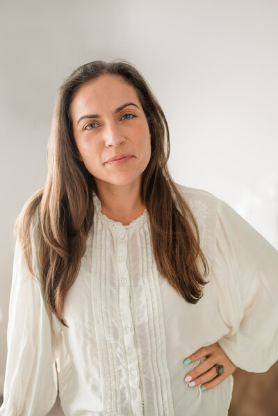 Dora Jurisic, LMFT provides both couples and individual therapy for new parents in Hermosa Beach and online in California. 
