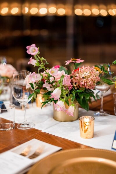 Verde Natural Florals flowers at Wool Factory Reception Table