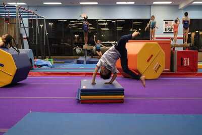 crossfit-weightlifting-bar