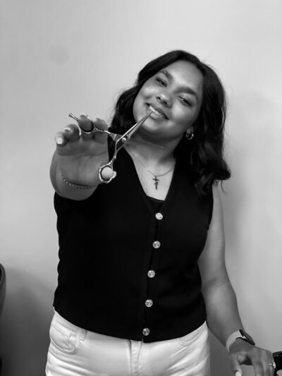 Discover the expertise of Kassie, our skilled stylist at Knoxville Hair Co. Specializing in blonding, lived-in color, and extensions, Kassie is dedicated to making every client feel confident and beautiful.