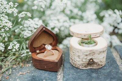 engagement ring ring box flower