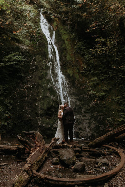 madison-falls-olympic-peninsula-washington-elopement