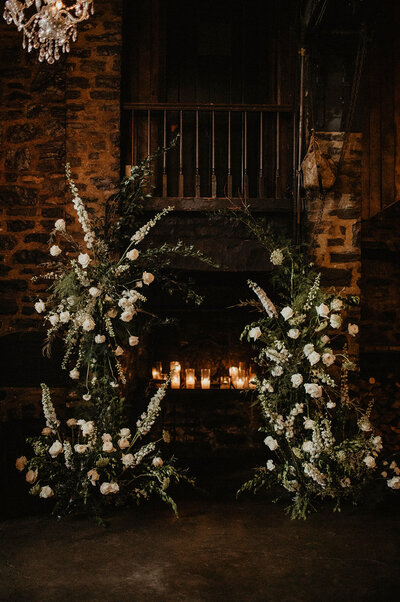 This stunning photo by Martine L Photography captures the elegance of a black-tie wedding held at the historic Auberge St. Gabriel in Montreal's charming Old Port. The image beautifully showcases the sophisticated ambiance, exquisite décor, and timeless romance of the event, reflecting the luxury and refinement of this unforgettable destination celebration