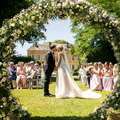 A beautiful Summer wedding at The Tythe Barn Oxfordshire Wedding Photographer